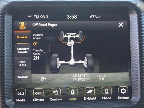 Used 2023 Jeep Wrangler Unlimited Sahara AWD/4WD image 34