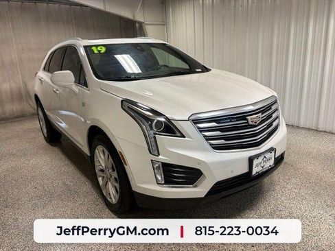 Used 2019 Cadillac XT5 Luxury AWD/4WD image 2