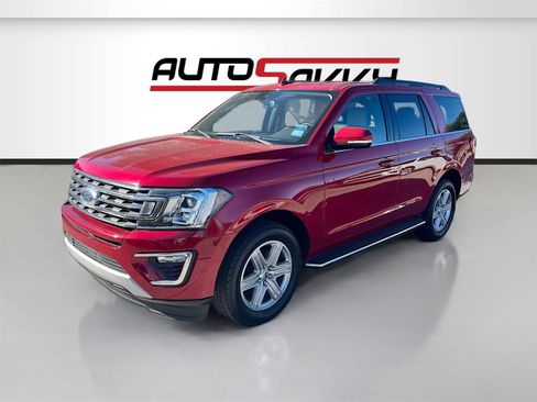 Used 2021 Ford Expedition XLT image 3