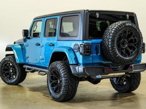 Used 2024 Jeep Wrangler Unlimited w/ Convenience Group AWD/4WD image 35