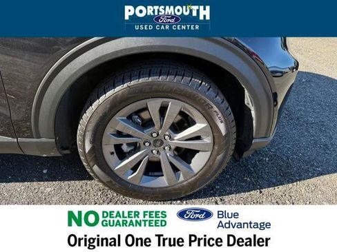 Used 2022 Ford Explorer XLT w/ Equipment Group 202A AWD/4WD image 38