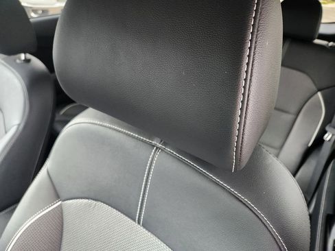 Used 2022 Kia Niro EX w/ Cold Weather Package FWD image 14