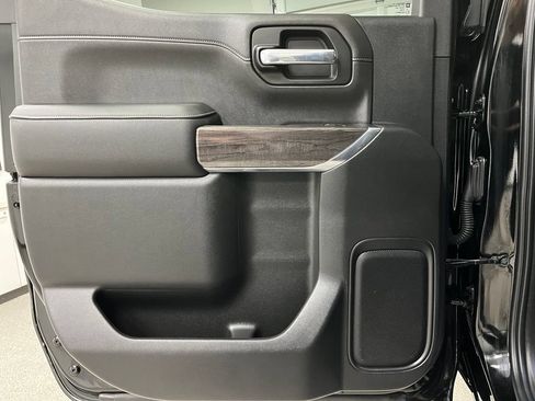 Used 2021 Chevrolet Silverado 1500 LTZ AWD/4WD image 44