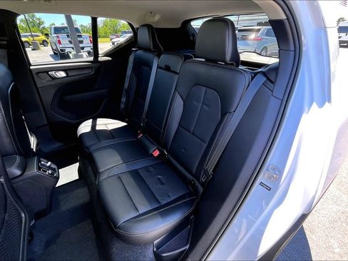 Used 2023 Volvo XC40 B4 Ultimate FWD image 24