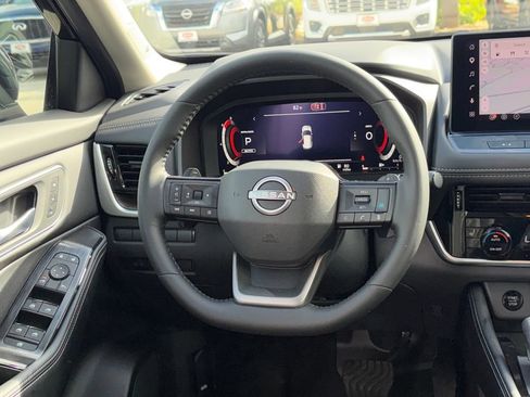 Used 2026 Nissan Rogue Platinum AWD/4WD image 18