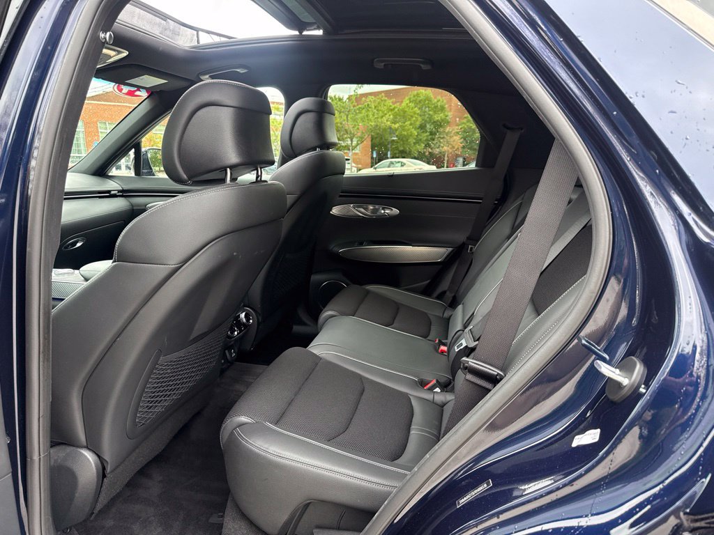 Used 2024 Genesis GV70 2.5T w/ Sport Prestige Package AWD/4WD image 27