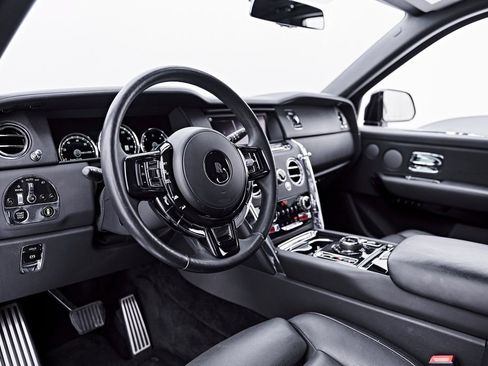 Used 2020 Rolls-Royce Cullinan AWD/4WD image 2