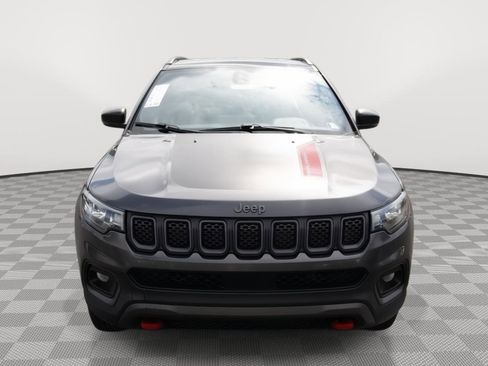 Used 2023 Jeep Compass Trailhawk AWD/4WD image 2