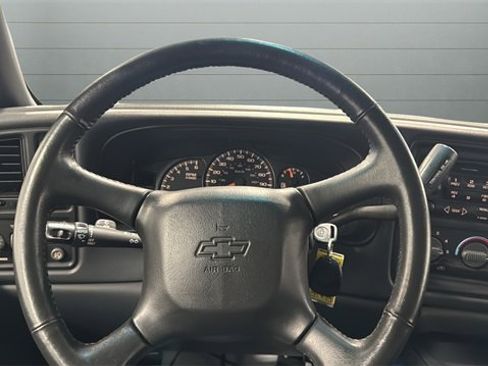 Used 2002 Chevrolet Avalanche 2500 image 19