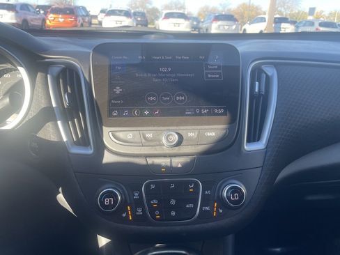 Used 2024 Chevrolet Malibu LT image 22