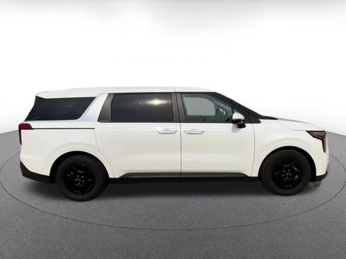 Used 2026 Kia Carnival FWD image 16