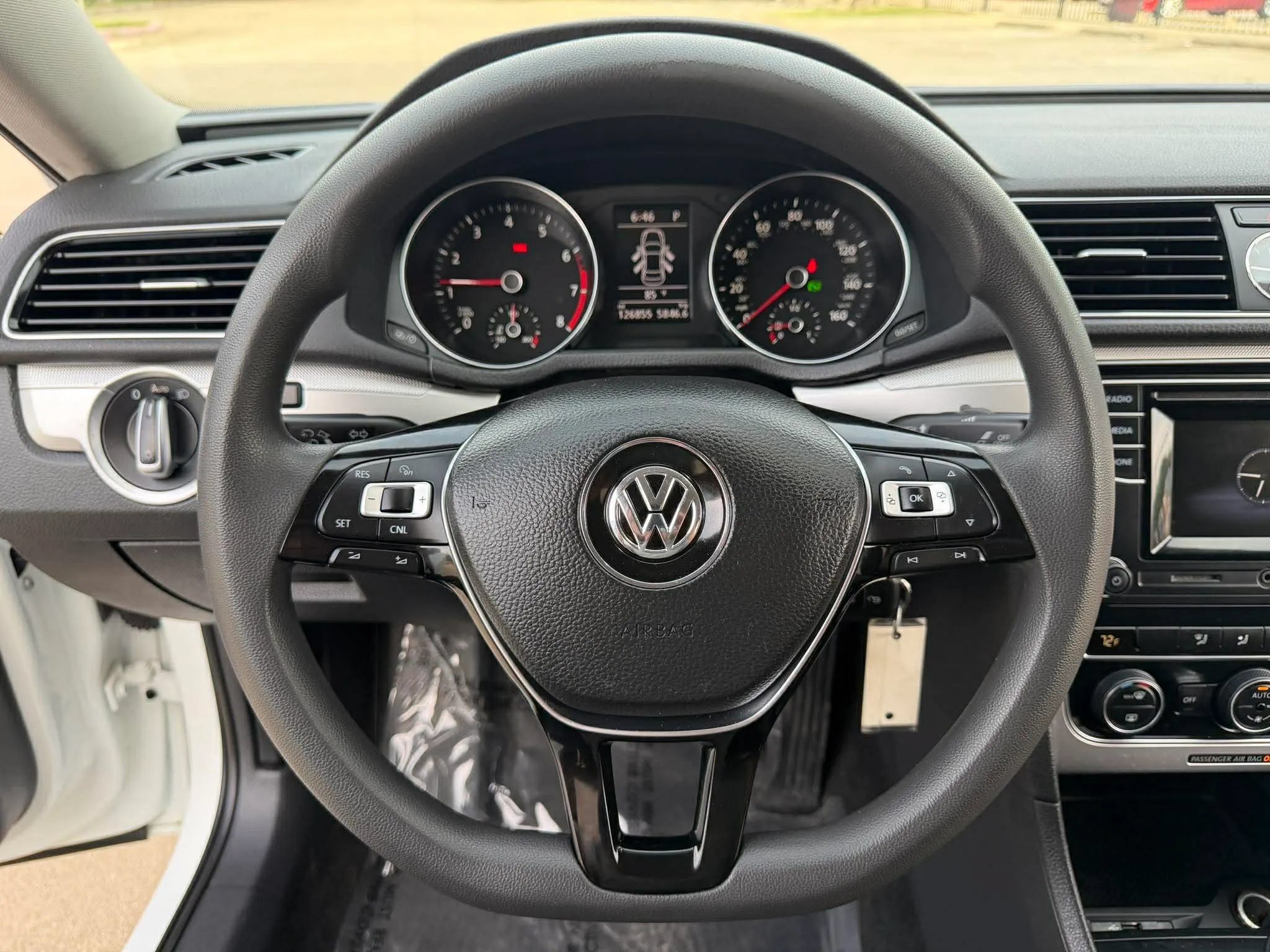 Used 2017 Volkswagen Passat 1.8T S FWD image 11