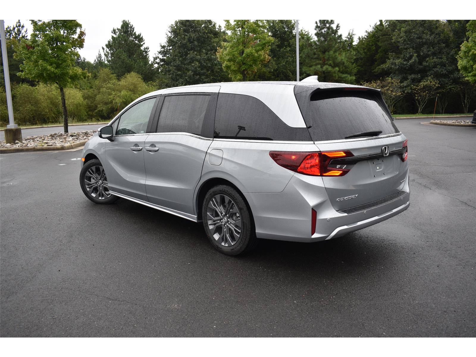 New 2027 Honda Odyssey Touring image 5