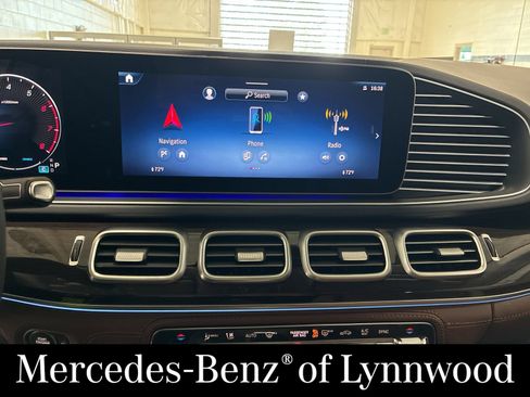 New 2026 Mercedes-Benz GLS 450 4MATIC image 9