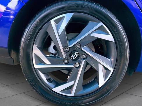 Used 2025 Hyundai Elantra Sport image 11