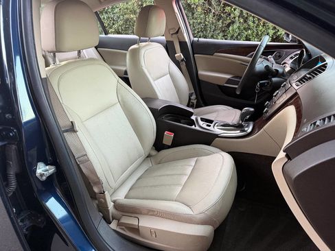 Used 2012 Buick Regal Leather image 25
