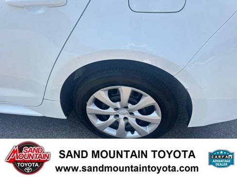Used 2025 Toyota Corolla LE FWD image 11