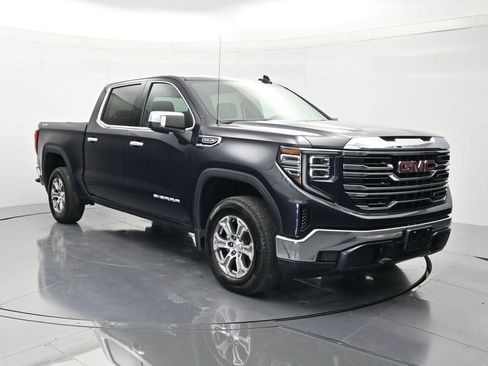Used 2025 GMC Sierra 1500 SLT AWD/4WD image 3