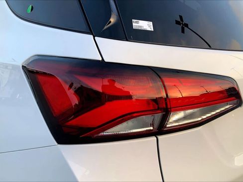 Used 2022 Chevrolet Equinox RS w/ LPO, Floor Liner Package FWD image 26