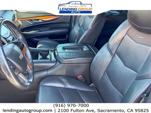 Used 2017 Cadillac Escalade Premium Luxury AWD/4WD image 15