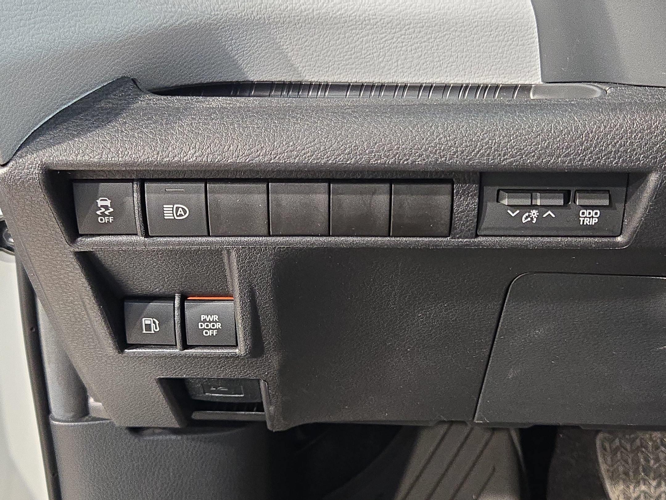 Used 2025 Toyota Sienna LE AWD/4WD image 25