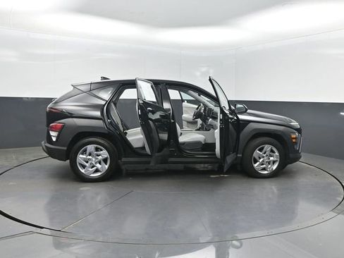 Used 2025 Hyundai Kona SE FWD image 37