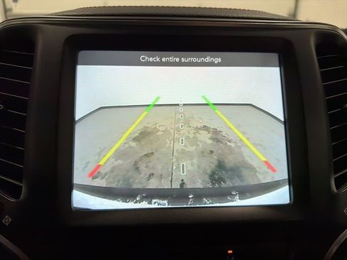 Used 2022 Jeep Cherokee Trailhawk w/ Premium Leather Package image 28