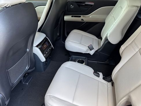 New 2025 Lincoln Aviator 2WD w/ Equipment Group 101A image 11