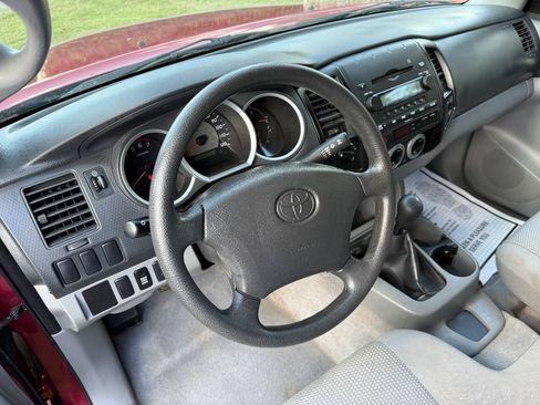 Used 2005 Toyota Tacoma 4x4 Regular Cab image 14