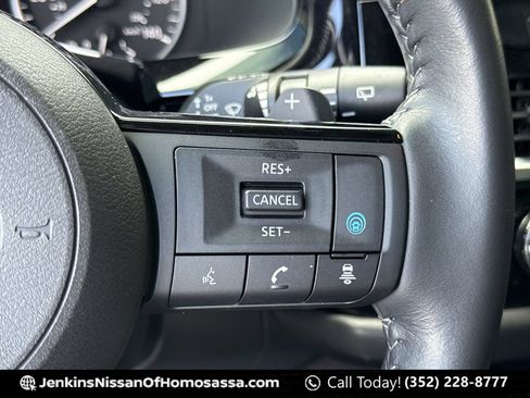 Certified 2022 Nissan Pathfinder SL w/ SL Premium Package FWD image 44