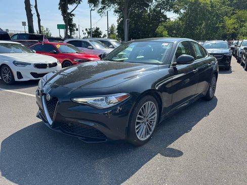 Used 2017 Alfa Romeo Giulia Ti w/ TI Lusso Package AWD/4WD image 7