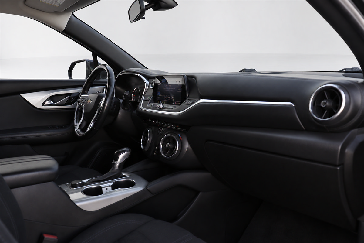 Used 2020 Chevrolet Blazer LT FWD image 22