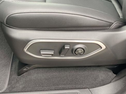 New 2026 Jeep Grand Wagoneer Limited image 16