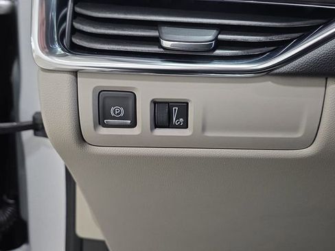 Used 2019 Cadillac XT4 Luxury FWD image 24