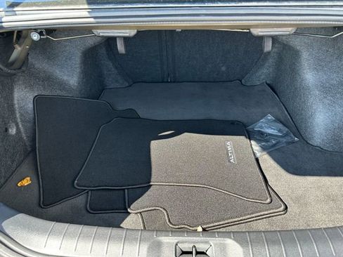 Used 2024 Nissan Altima 2.5 SV w/ SV Premium Package image 11