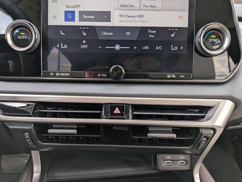 Used 2024 Lexus RX 350 FWD w/ Technology Package image 22