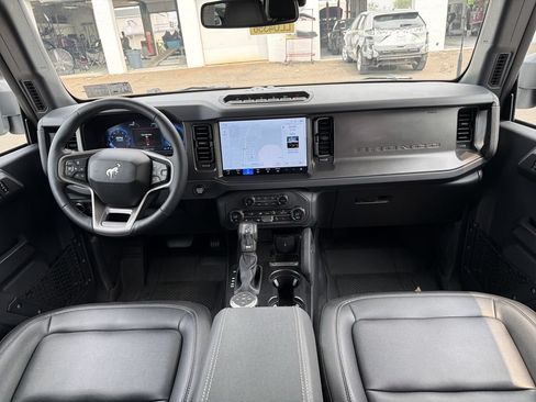 Used 2025 Ford Bronco Badlands AWD/4WD image 18