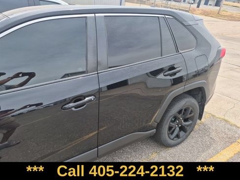 Used 2023 Toyota RAV4 LE AWD/4WD image 7