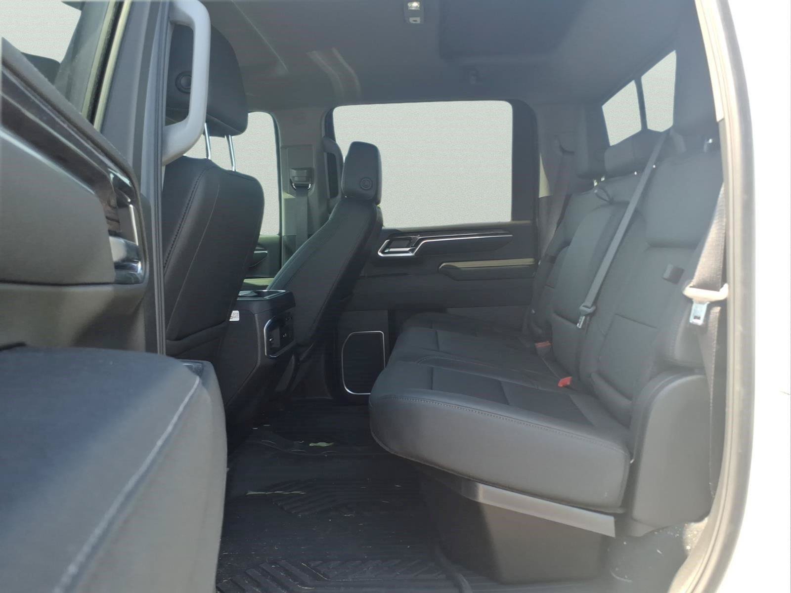 Used 2026 Chevrolet Silverado 2500 LTZ w/ LTZ Convenience Package AWD/4WD image 11