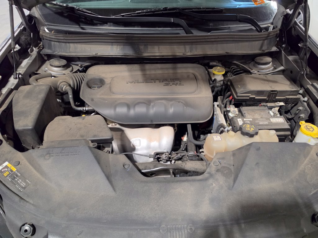 Used 2019 Jeep Cherokee Latitude Plus AWD/4WD image 10