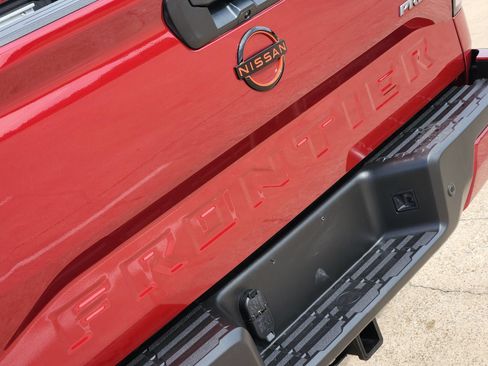 Used 2022 Nissan Frontier PRO-4X w/ Pro-4X Premium Package AWD/4WD image 18