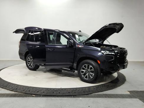 Used 2024 Chevrolet Tahoe Z71 w/ Luxury Package AWD/4WD image 10
