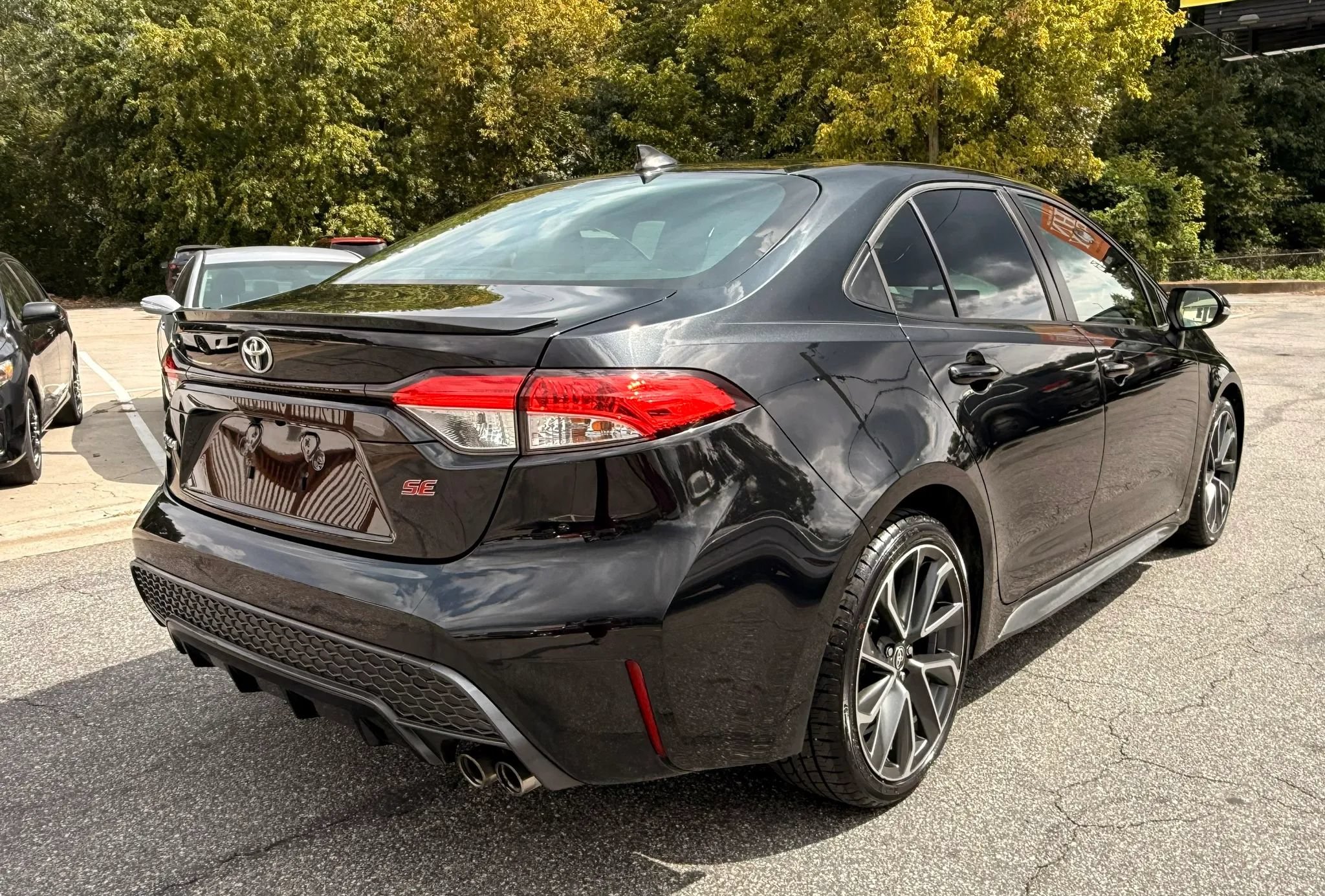 Used 2021 Toyota Corolla SE FWD image 4