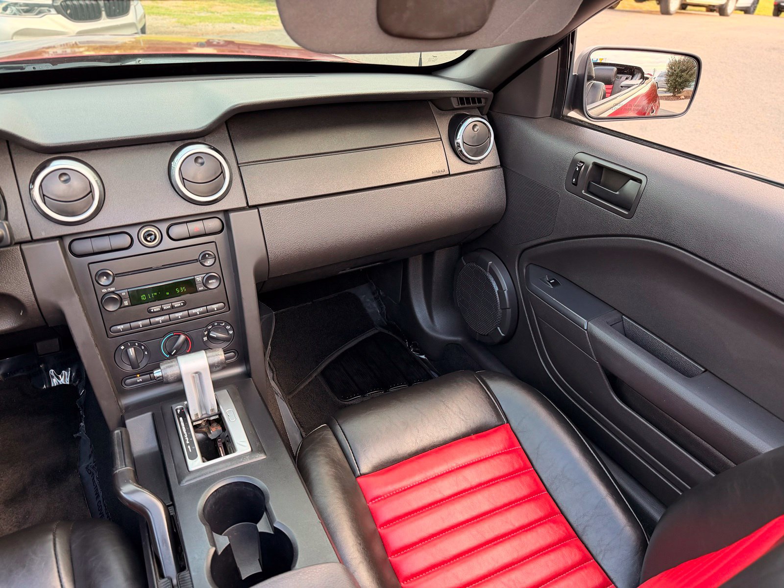 Used 2006 Ford Mustang Convertible RWD image 22