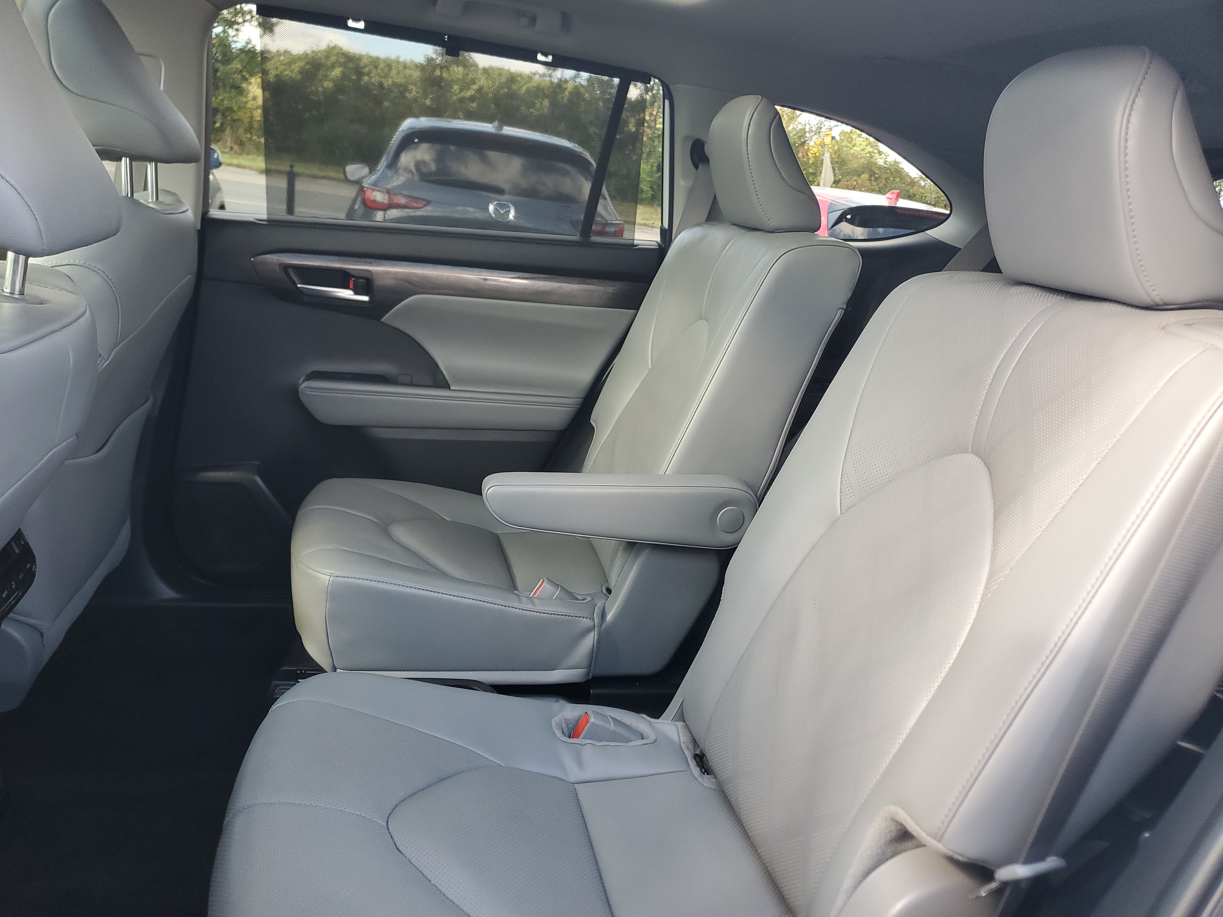 Certified 2026 Toyota Highlander AWD image 11