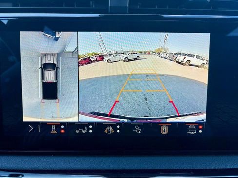 Used 2025 GMC Sierra 2500 AT4 image 29