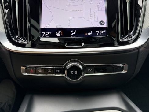 Used 2022 Volvo V60 T5 Cross Country w/ Advanced Package image 36