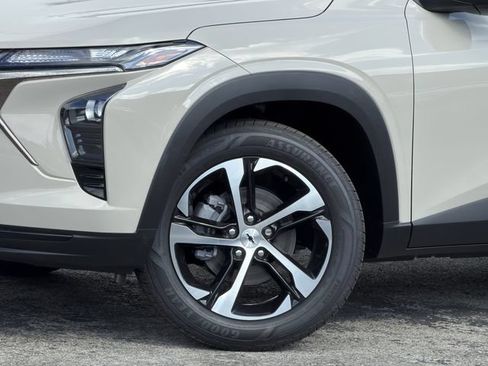 New 2026 Chevrolet Trax RS w/ Sunroof Package FWD image 8