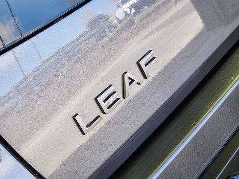 New 2026 Nissan Leaf SV+ w/ Floor Mat Package (SV+) FWD image 8