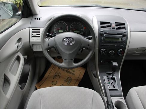 Used 2009 Toyota Corolla Base image 16